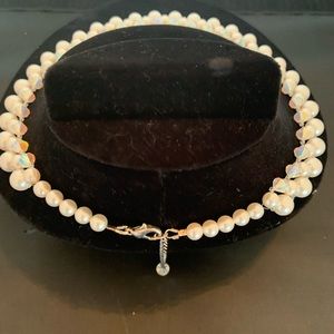Handcrafted Jewelry - Wedding necklace of Swarovski pearls and crystals Handcrafted Jewelry - Wedding necklace of Swarovski pearls and crystals
